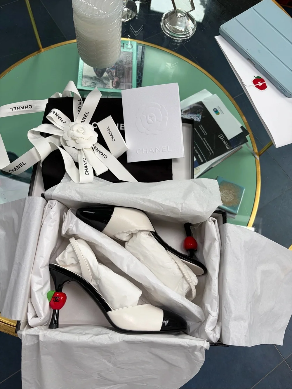 26A  Chanel Lambskin & Patent Calfskin White & Black Apple  Slingback 38.5 New